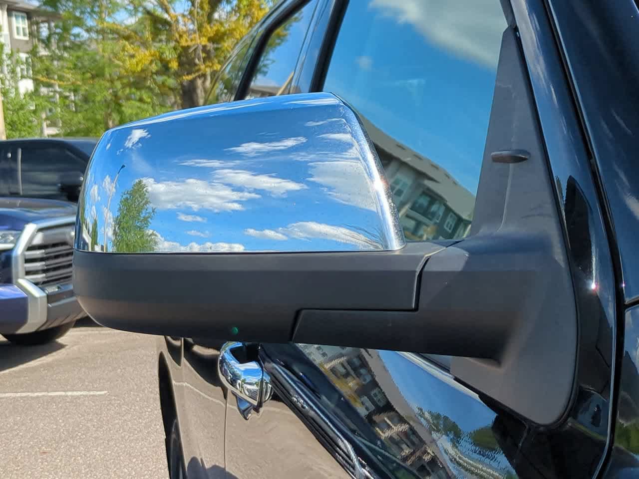 Used 2018 Toyota Sequoia Platinum AWD/4WD image 12