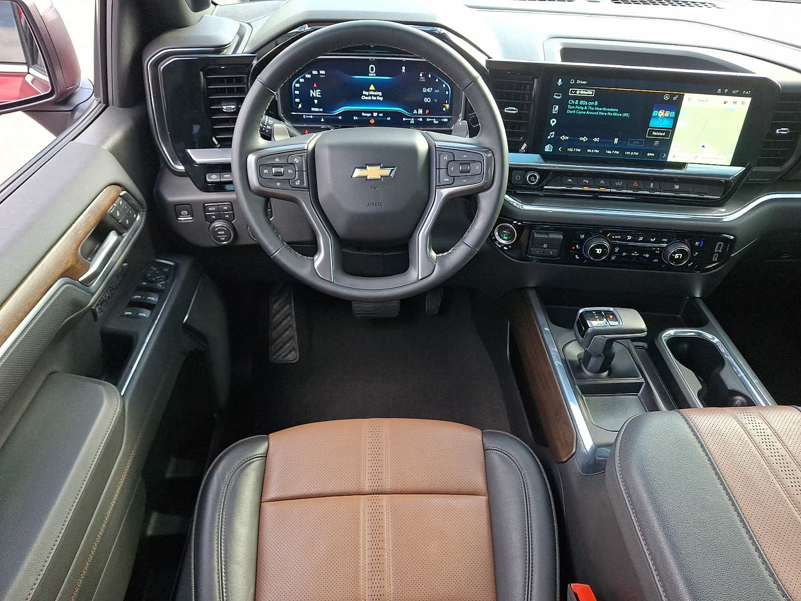 Used 2025 Chevrolet Silverado 1500 High Country w/ High Country Premium Package AWD/4WD image 12