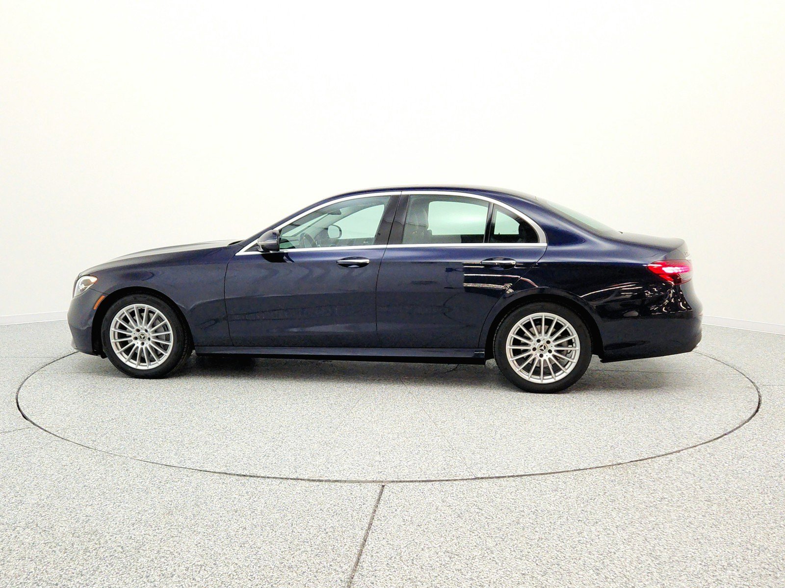 Used 2022 Mercedes-Benz E 350 Sedan image 8