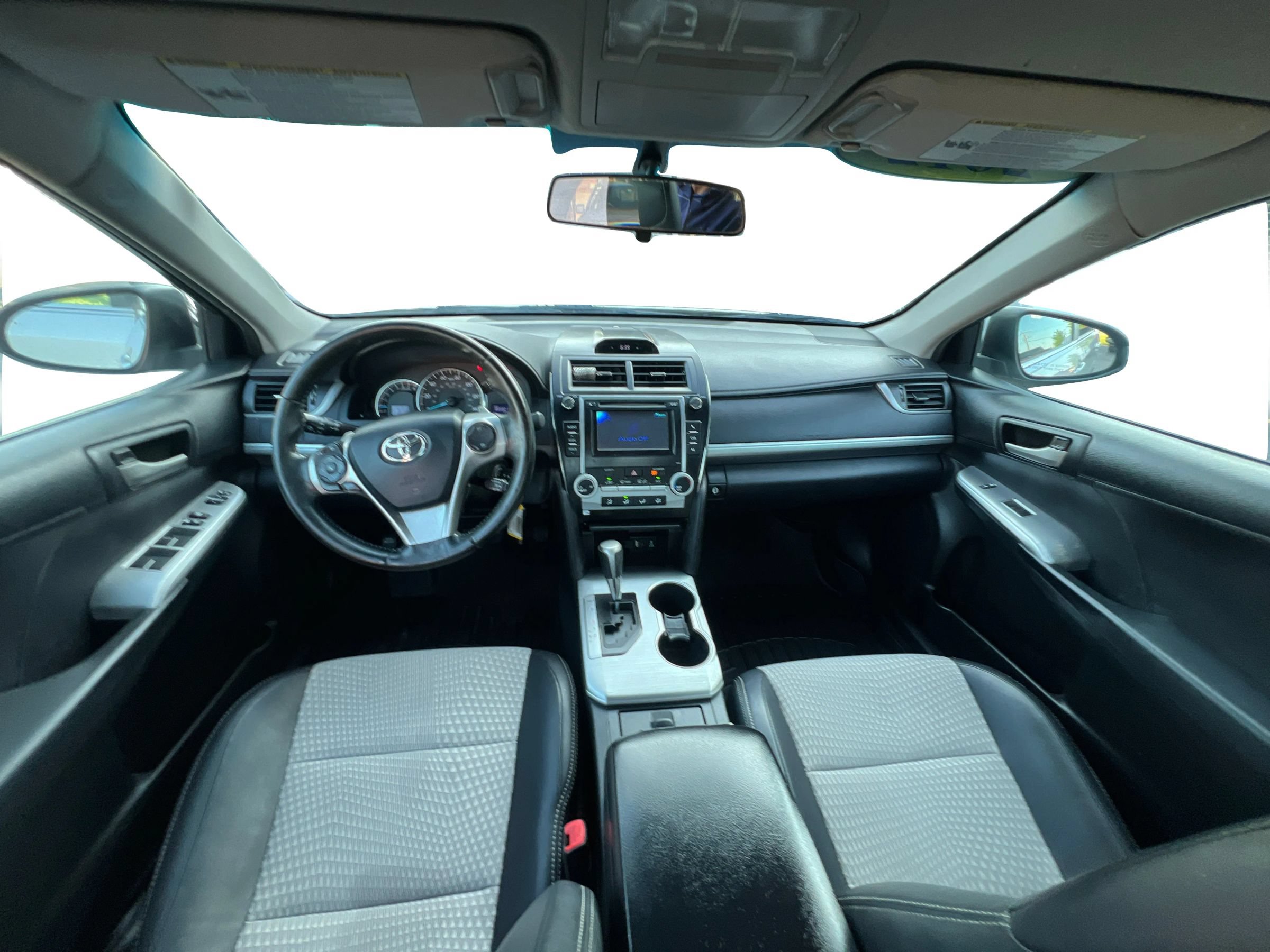 Used 2012 Toyota Camry SE FWD image 21