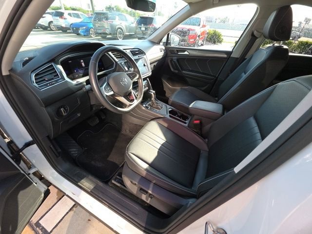 Used 2023 Volkswagen Tiguan SE image 12