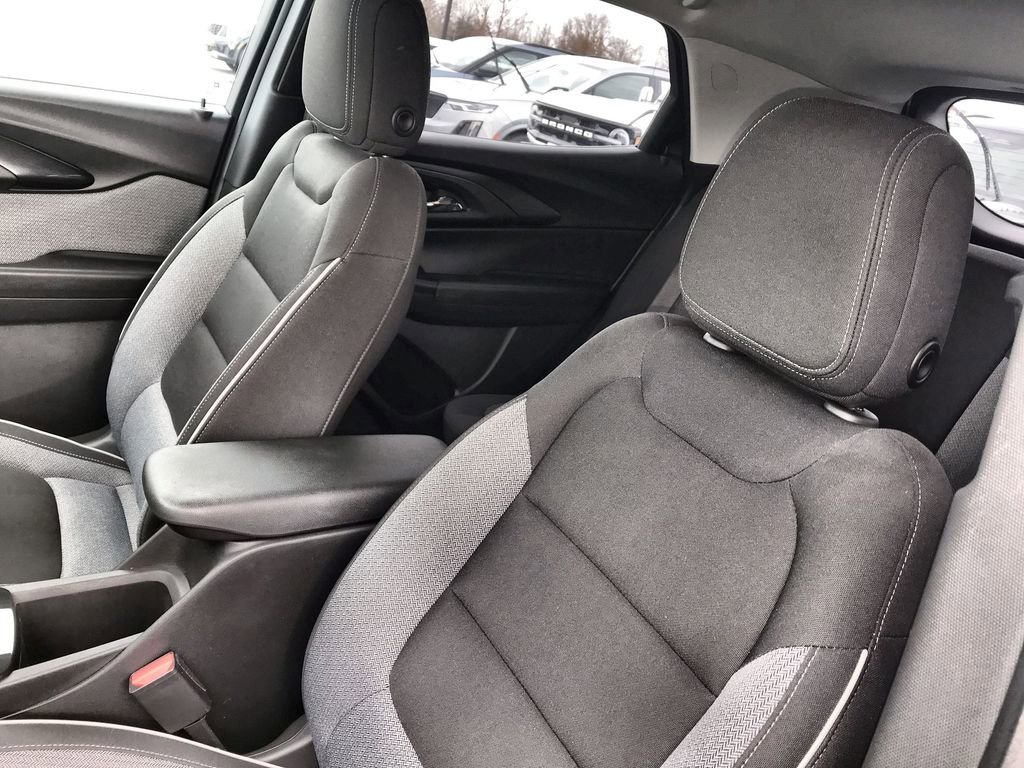 Used 2023 Chevrolet TrailBlazer LT FWD image 11