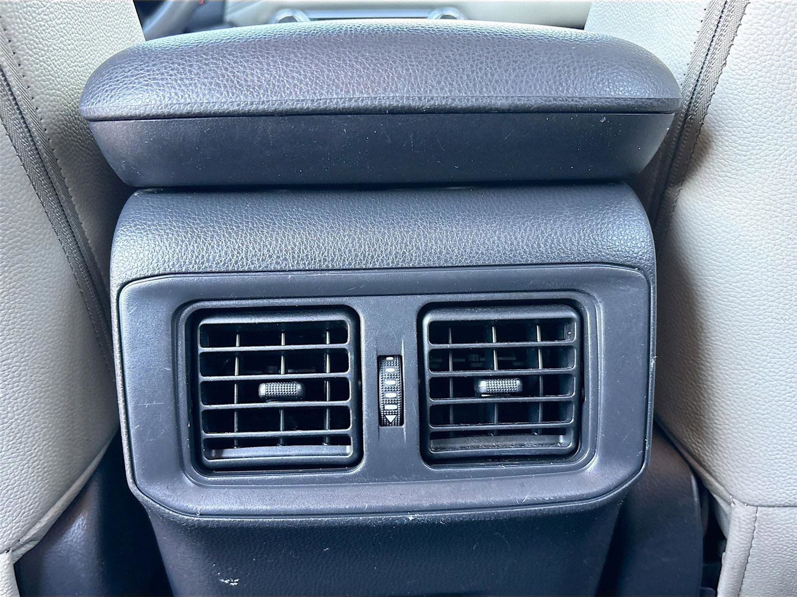 Used 2019 Toyota RAV4 XLE FWD image 28