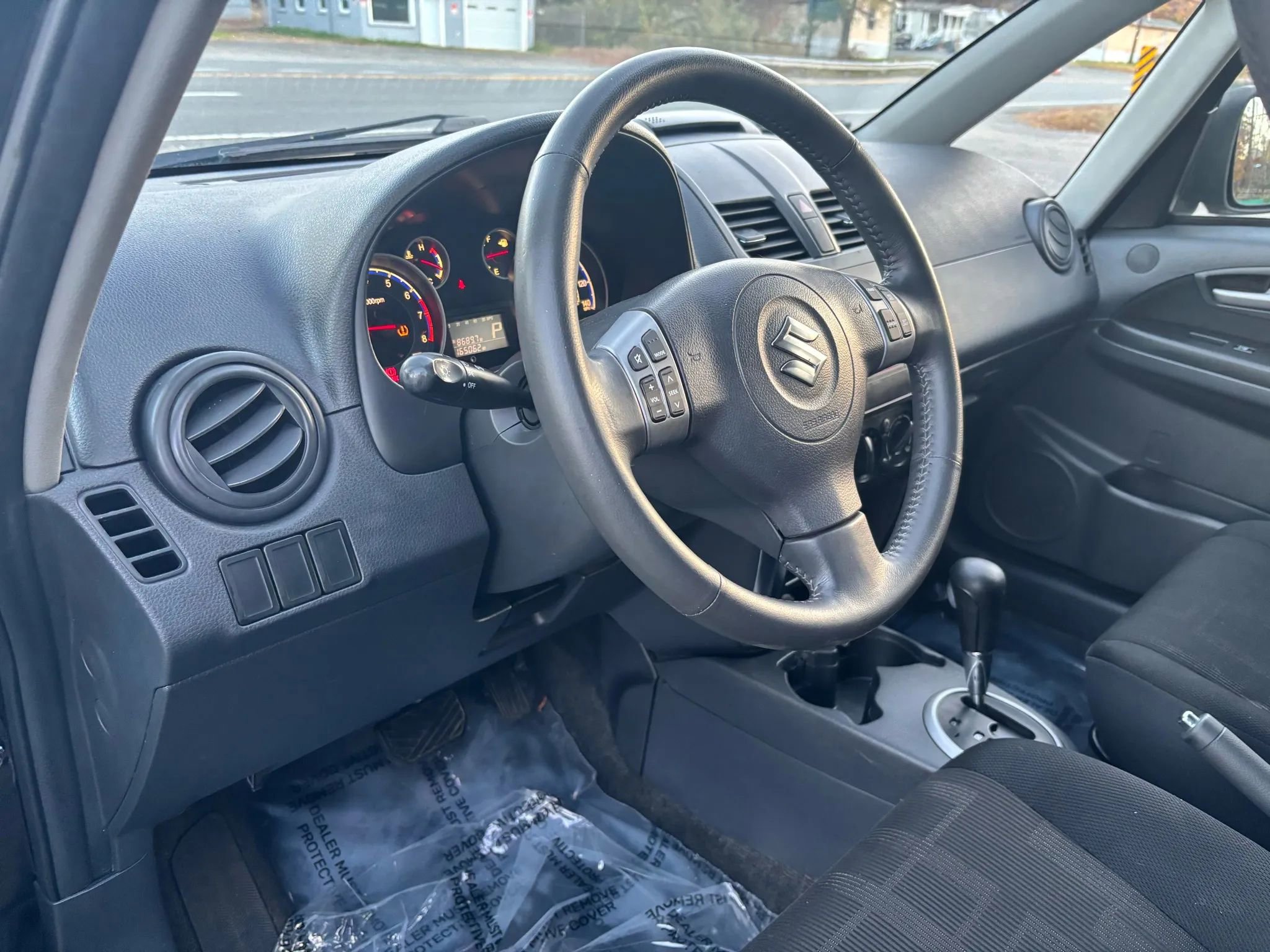 Used 2010 Suzuki SX4 AWD Hatchback image 23