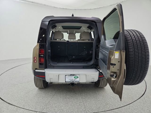 Used 2020 Land Rover Defender 110 First Edition image 15