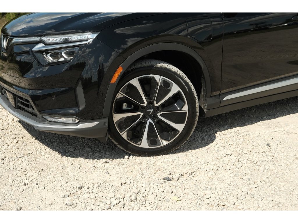 Used 2024 VinFast VF 8 Plus AWD/4WD image 12