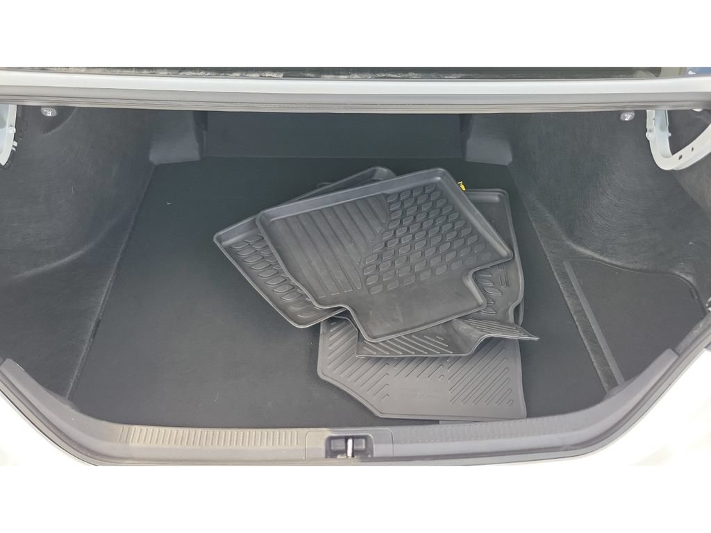 Used 2026 Toyota Camry XLE FWD image 9