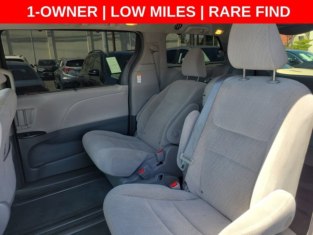 Used 2019 Toyota Sienna LE FWD image 14