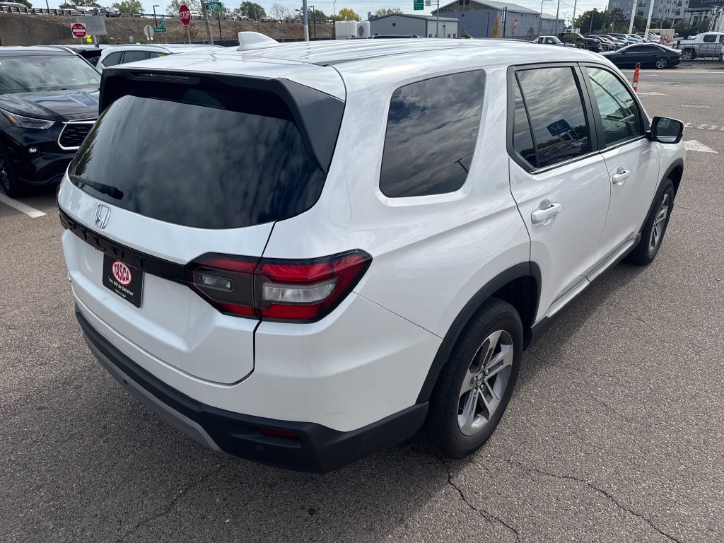 Used 2023 Honda Pilot EX-L image 10