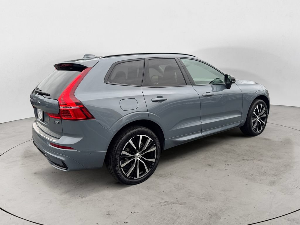 Certified 2024 Volvo XC60 B5 Plus w/ Protection Package Premier AWD/4WD image 7