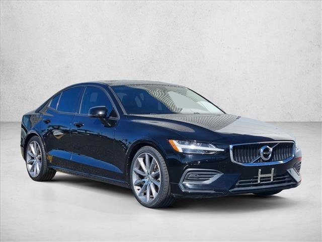 Used 2019 Volvo S60 T5 Momentum w/ Premium Package FWD image 3