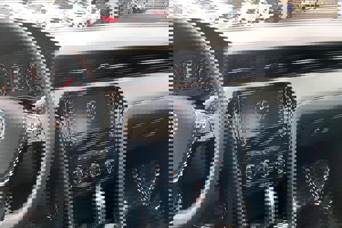 Used 2022 Volkswagen Passat 2.0T SE image 6