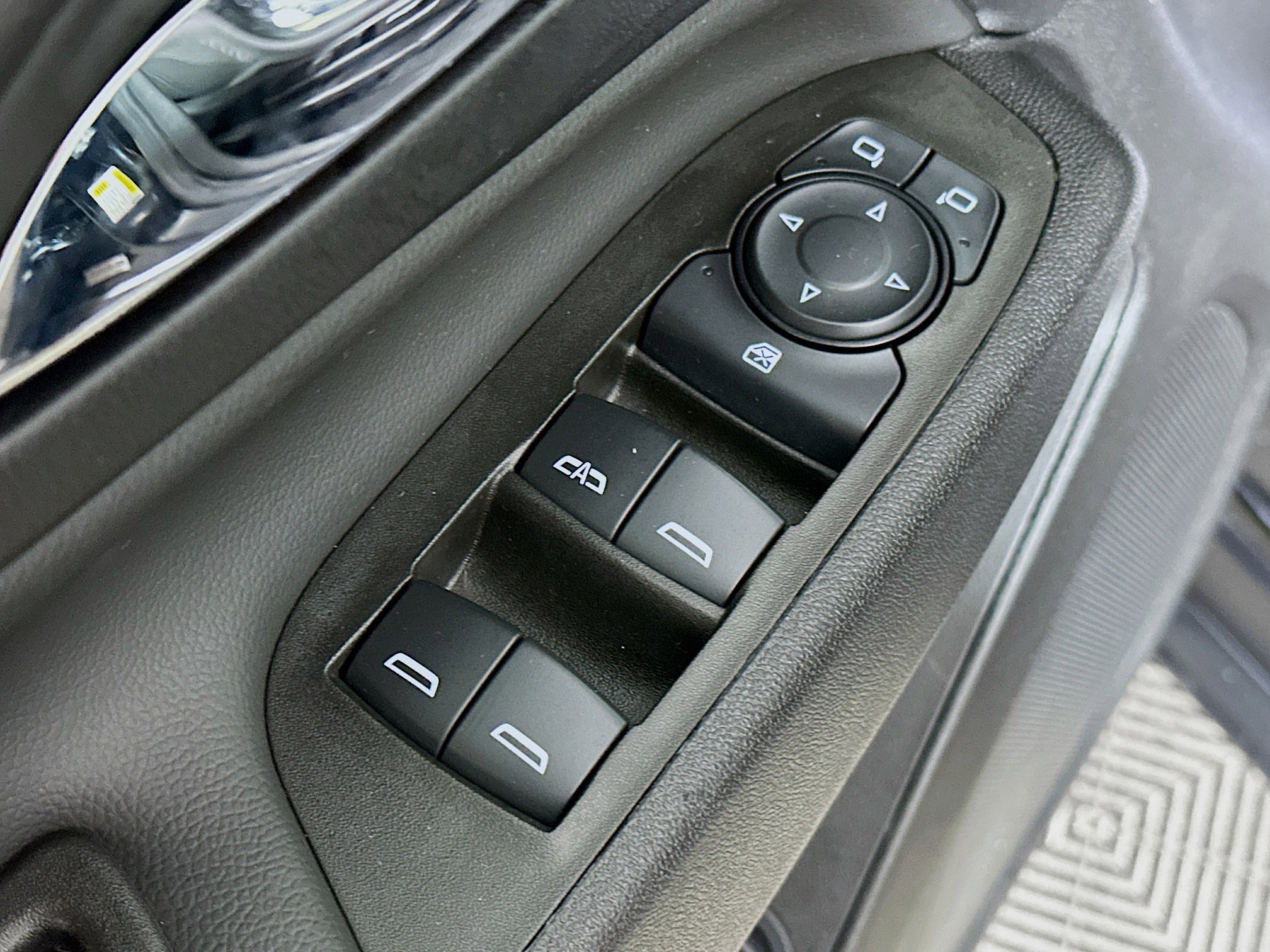 Used 2024 Chevrolet Equinox LT image 17