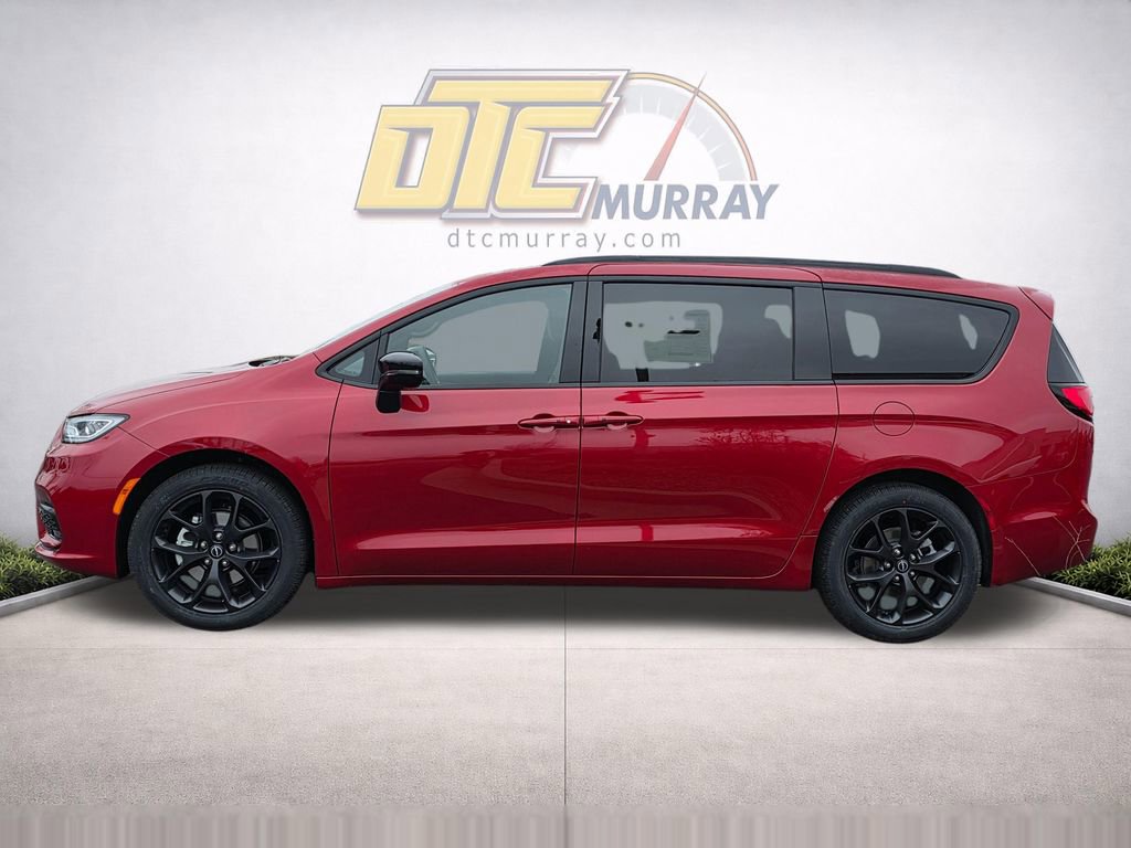 New 2026 Chrysler Pacifica Limited w/ S Appearance Package FWD image 8
