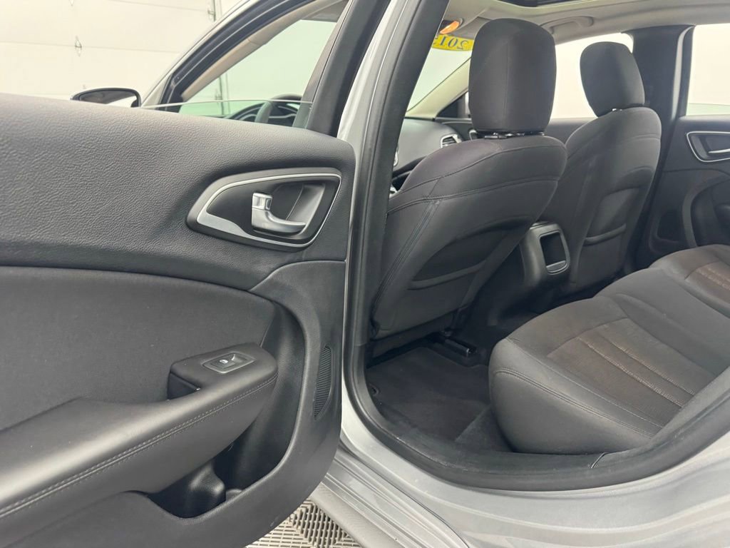 Used 2015 Chrysler 200 Limited w/ Convenience Group FWD image 31