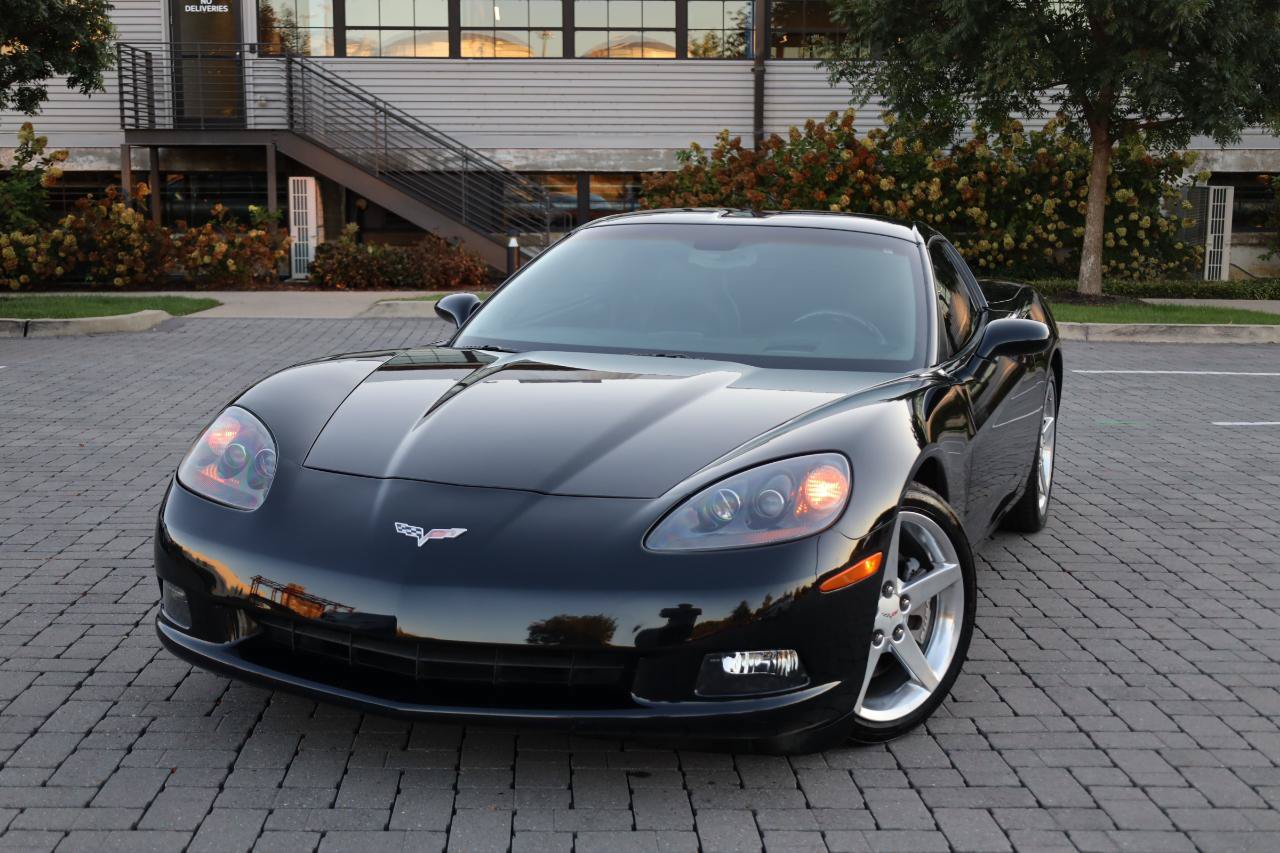 Used 2005 Chevrolet Corvette Coupe w/ Preferred Equipment Group RWD image 30