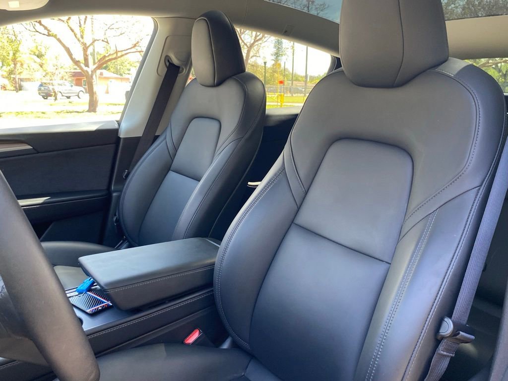 Used 2025 Tesla Model Y Long Range image 35