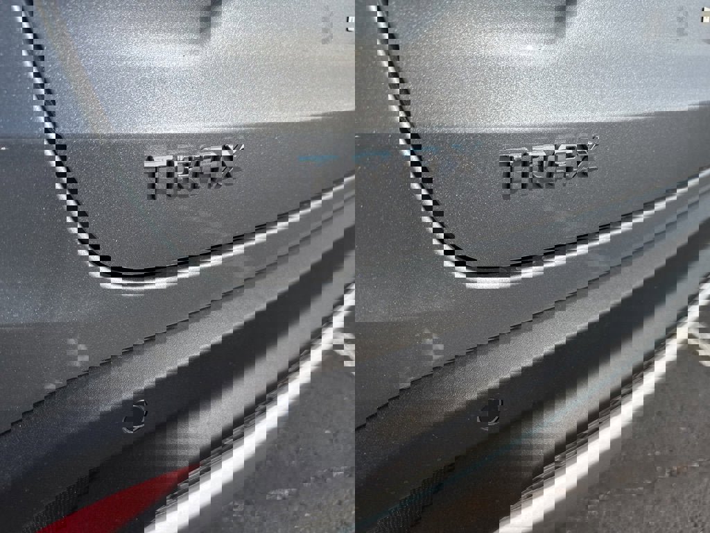 New 2025 Chevrolet Trax LT w/ Driver Confidence Package image 10