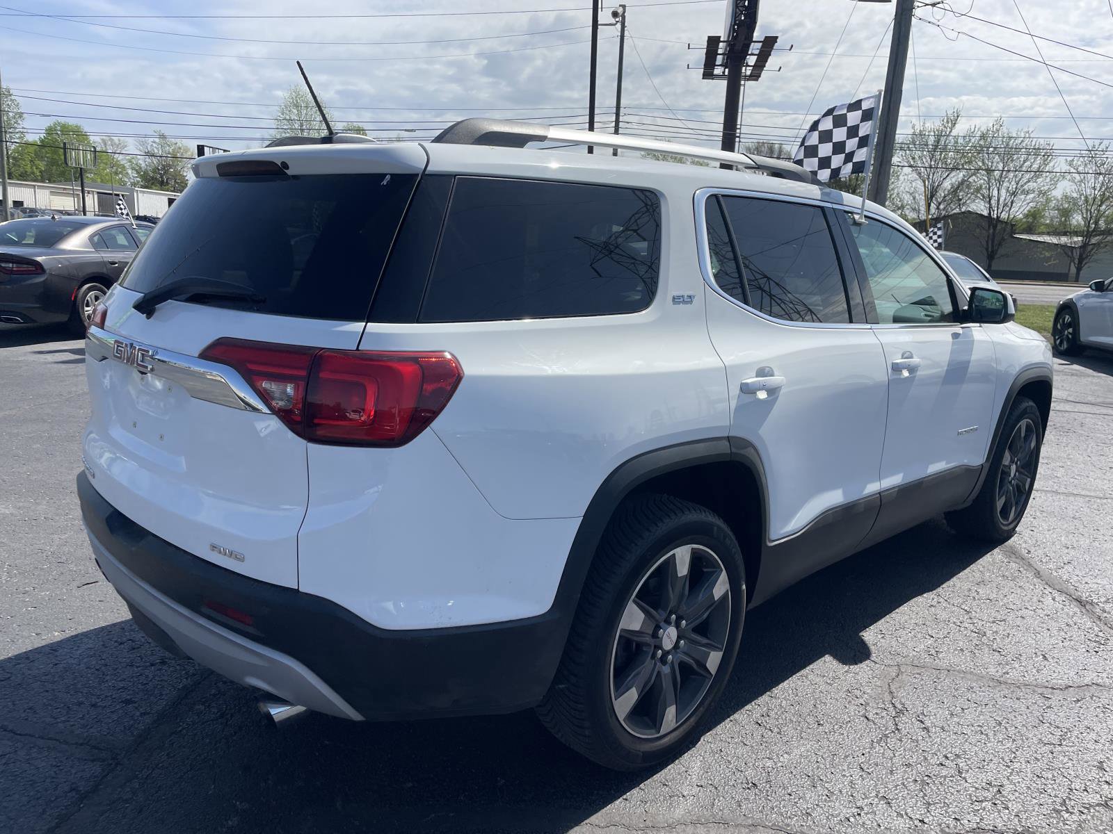 Used 2017 GMC Acadia SLT w/ LPO, Cargo Package image 4