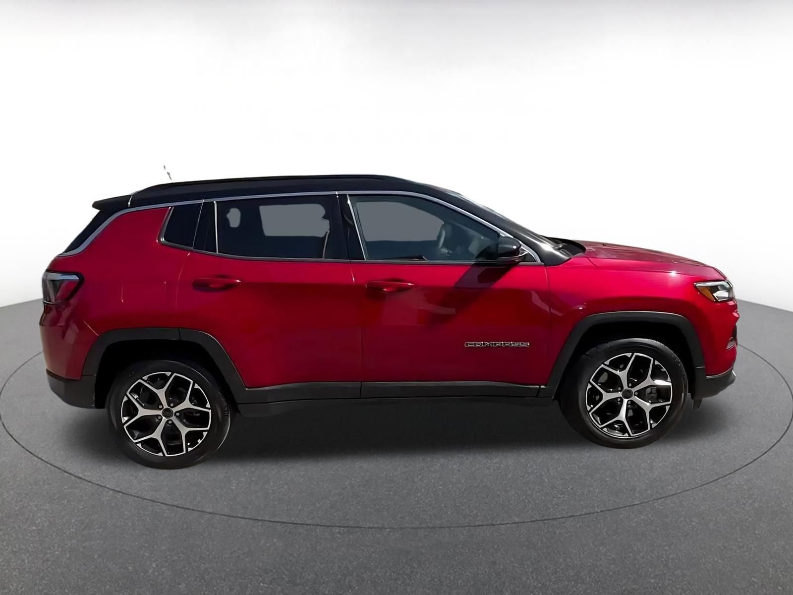 Used 2025 Jeep Compass Limited AWD/4WD image 16