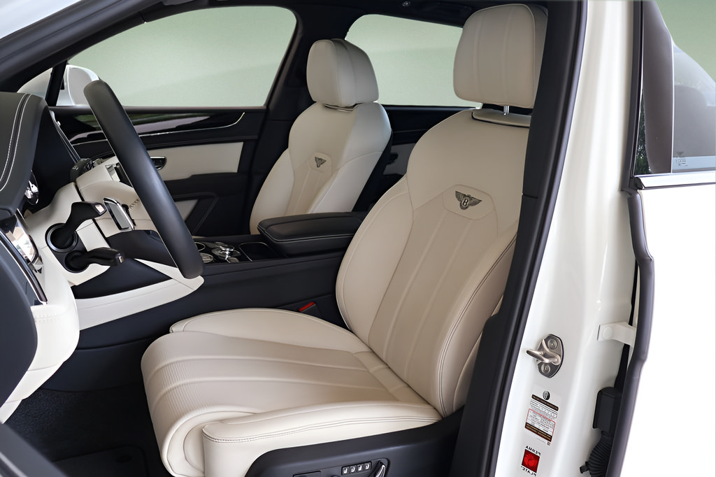 Used 2024 Bentley Bentayga AWD/4WD image 14
