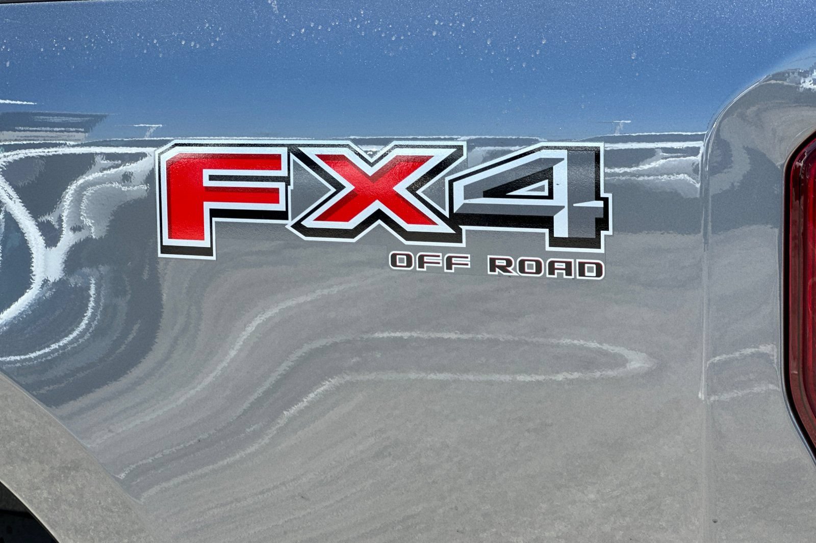 Used 2024 Ford F250 Lariat w/ FX4 Off-Road Package AWD/4WD image 38