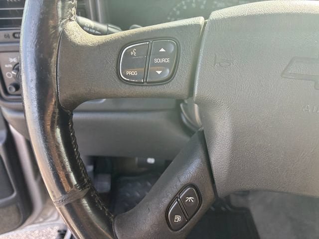 Used 2004 Chevrolet Silverado 2500 LS AWD/4WD image 19