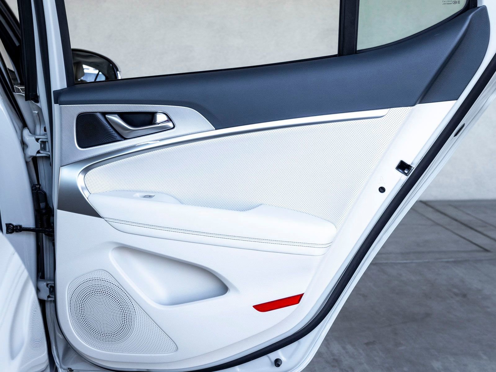 Used 2026 Genesis G70 2.5T Prestige image 21