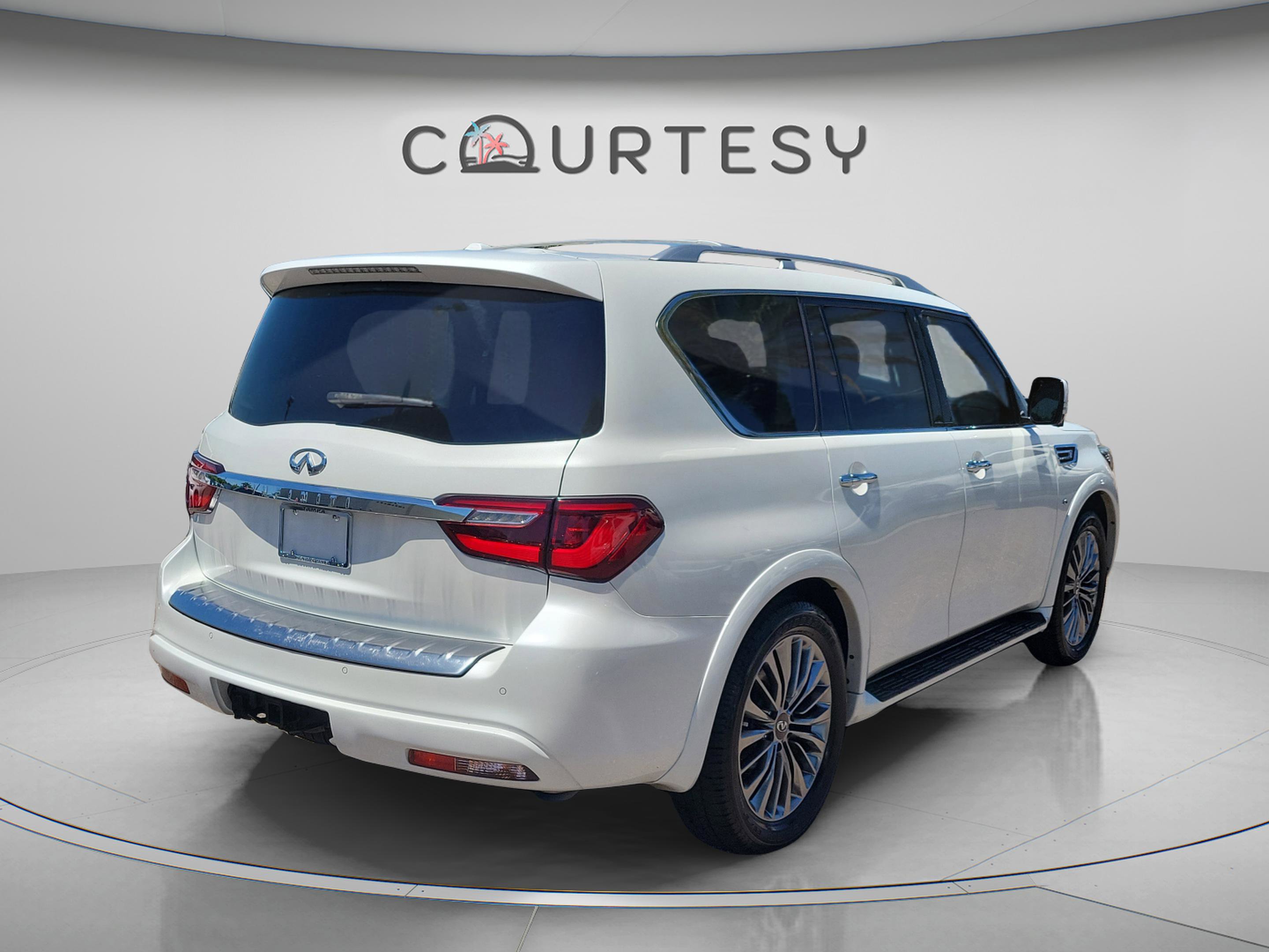 Used 2019 INFINITI QX80 Luxe w/ 22" Wheel Package image 3