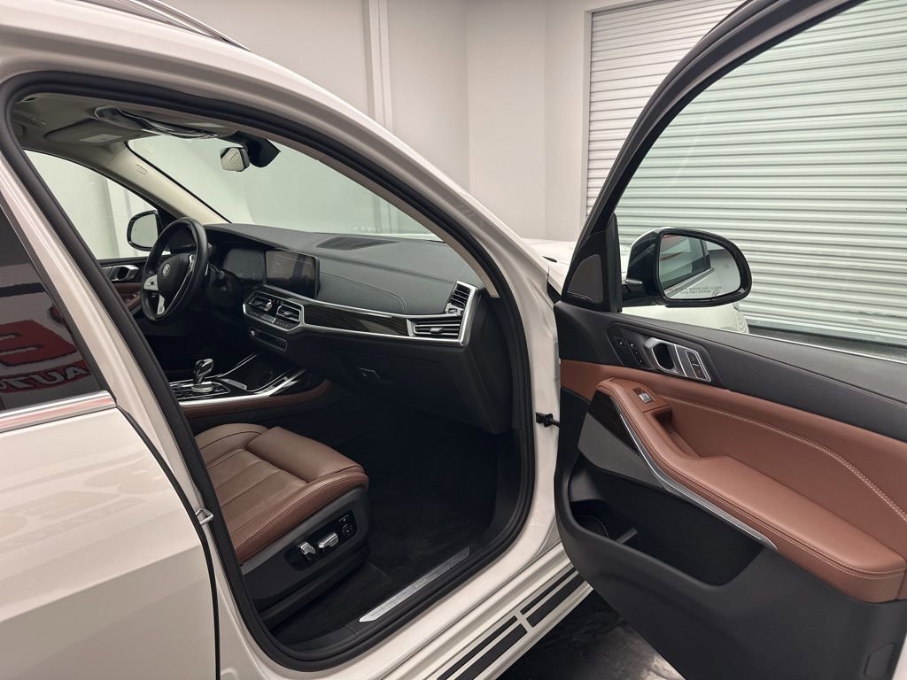 Used 2020 BMW X7 xDrive40i w/ Luxury Seating Package image 8