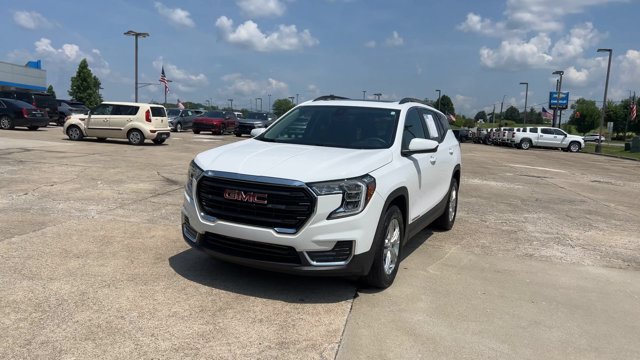 Certified 2023 GMC Terrain SLE w/ Driver Convenience Package AWD/4WD image 4