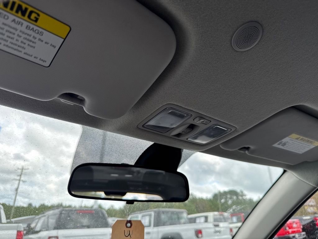 Used 2022 Hyundai Venue SEL w/ Cargo Package image 25