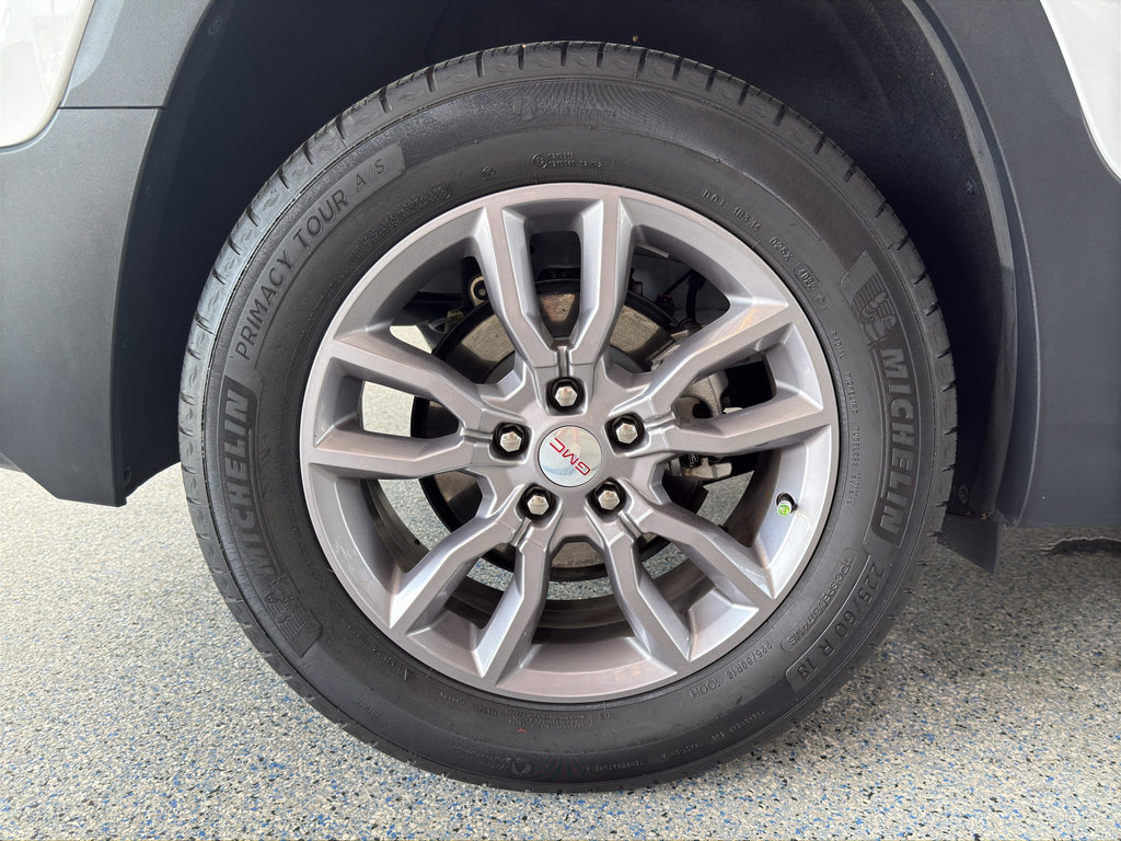 Used 2023 GMC Terrain SLT w/ LPO, Floor Liner Package image 33