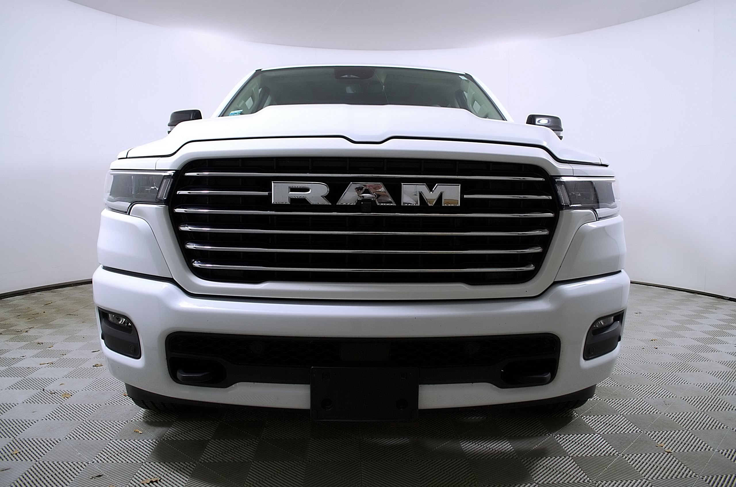 Used 2025 RAM 1500 Laramie w/ Laramie Southwest Edition AWD/4WD image 5