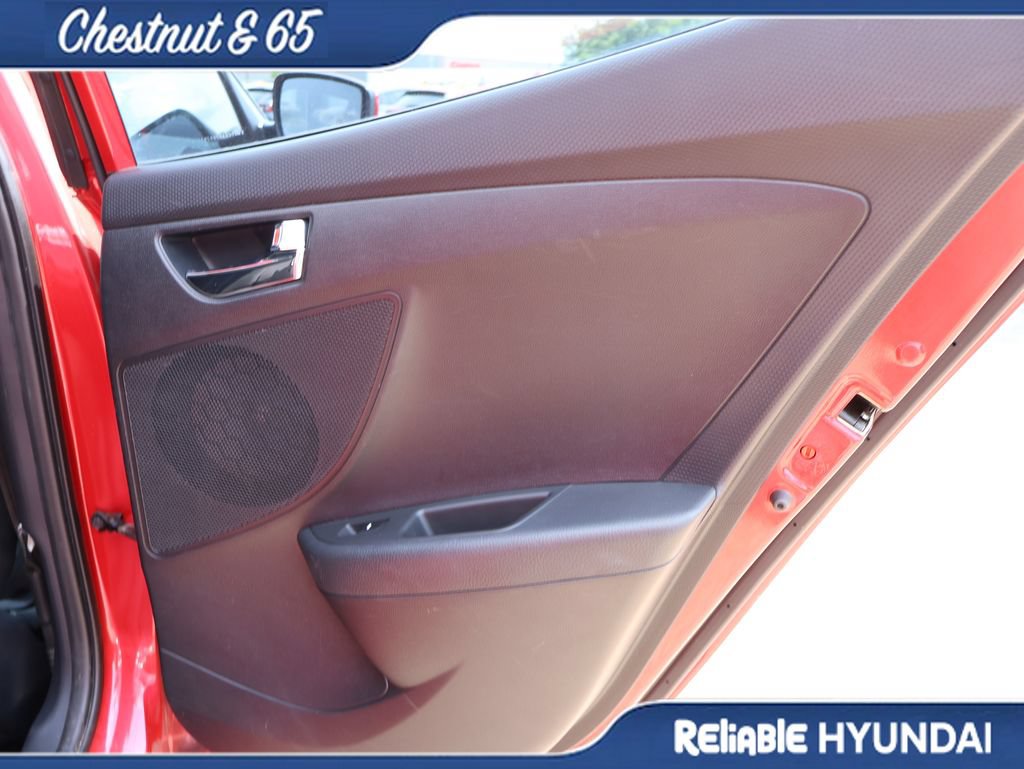 Used 2016 Hyundai Veloster FWD image 12