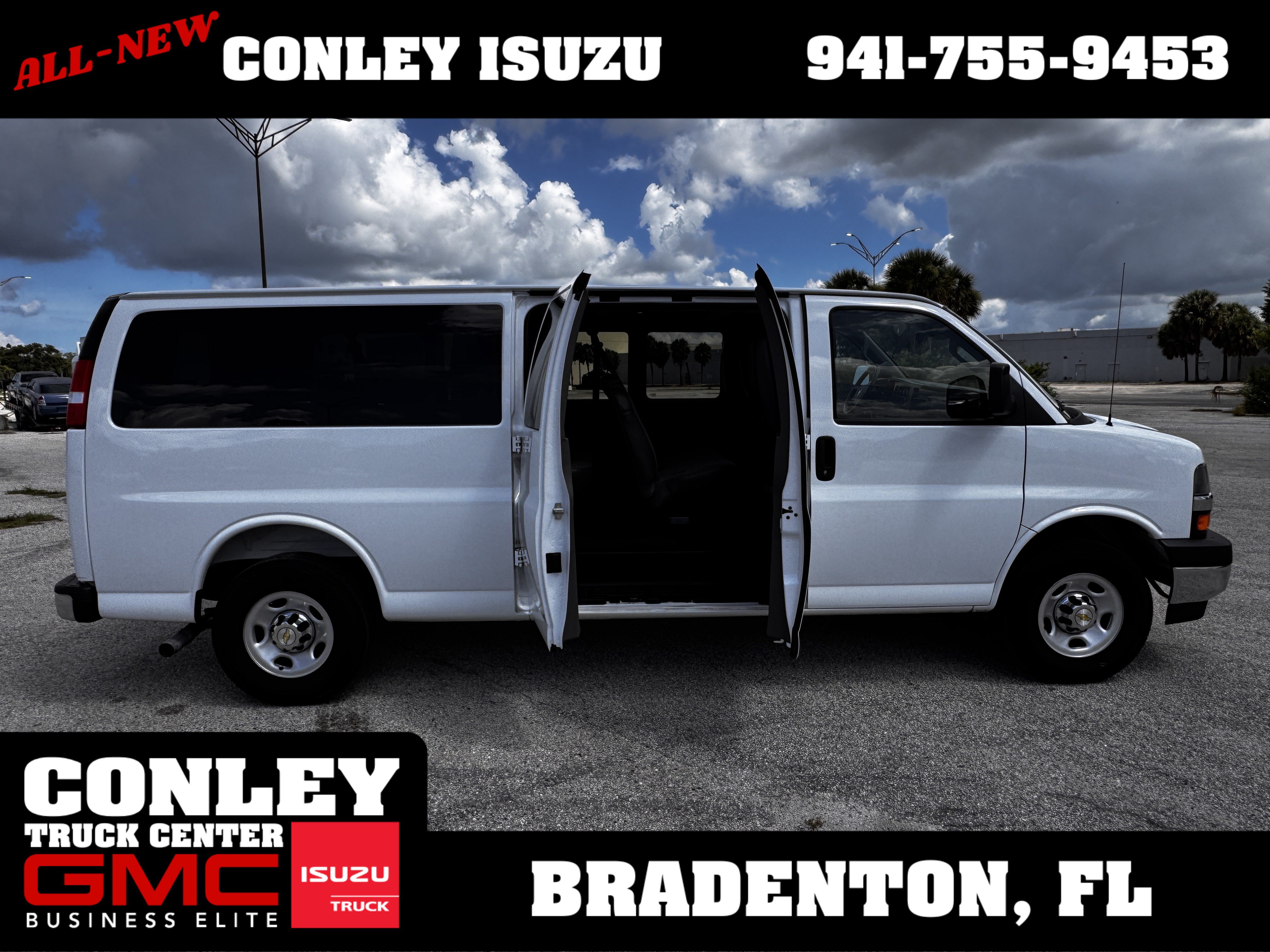 Used 2025 Chevrolet Express 3500 LT w/ LT Preferred Equipment Group RWD image 7