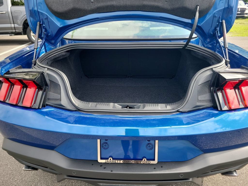 Used 2024 Ford Mustang Coupe RWD image 7