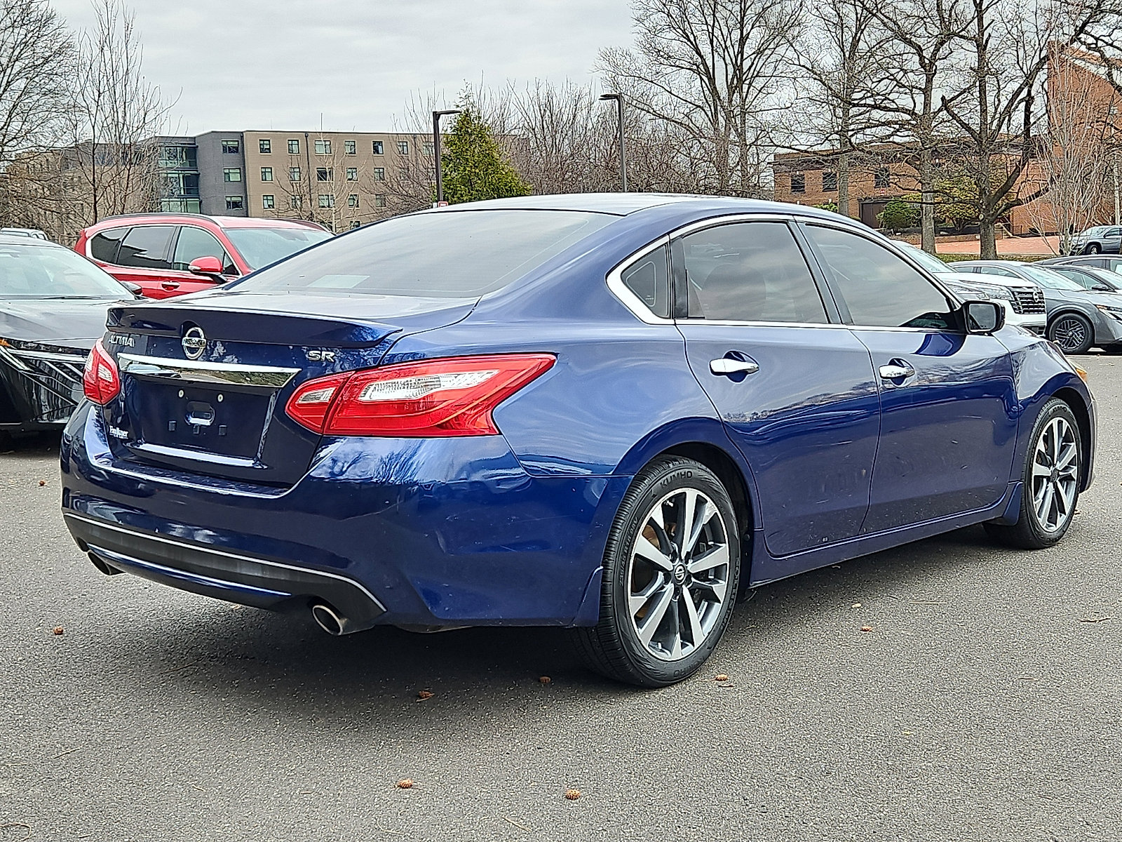 Used 2016 Nissan Altima 2.5 SR w/ LED Appearance Package image 6