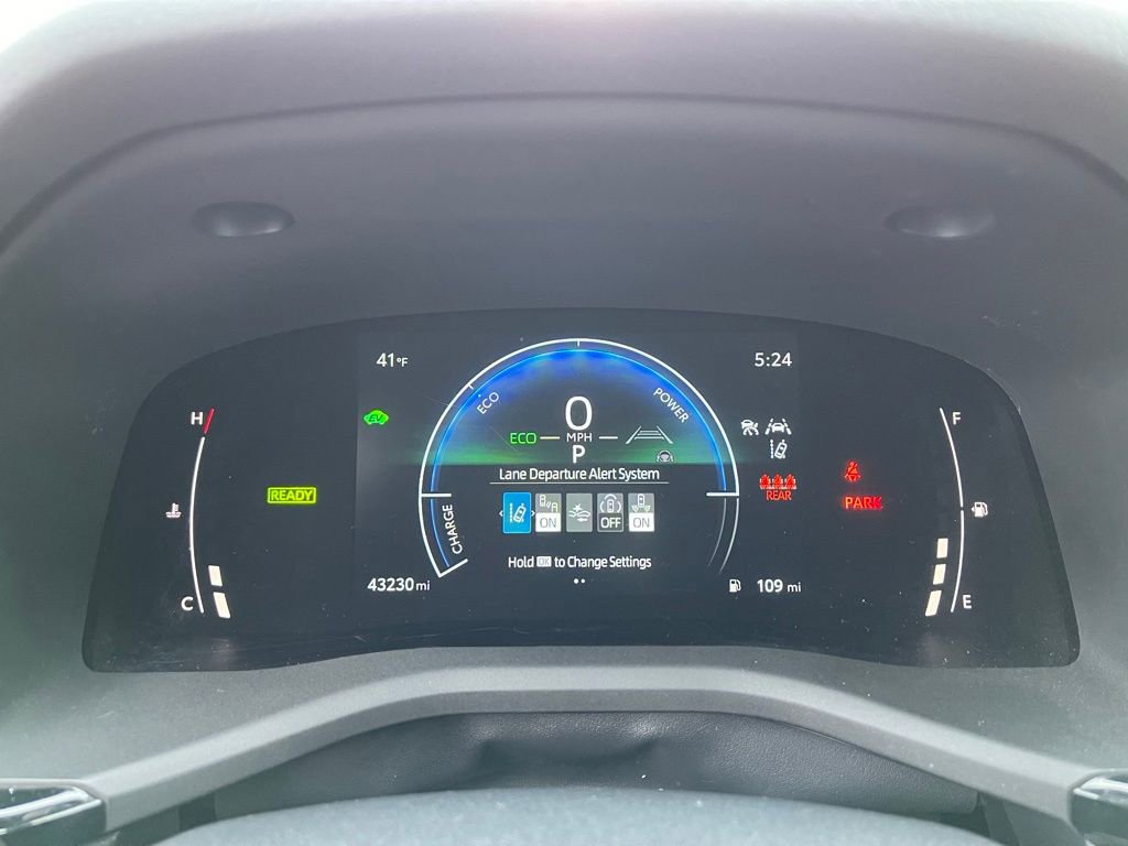 Used 2025 Toyota Camry SE image 7