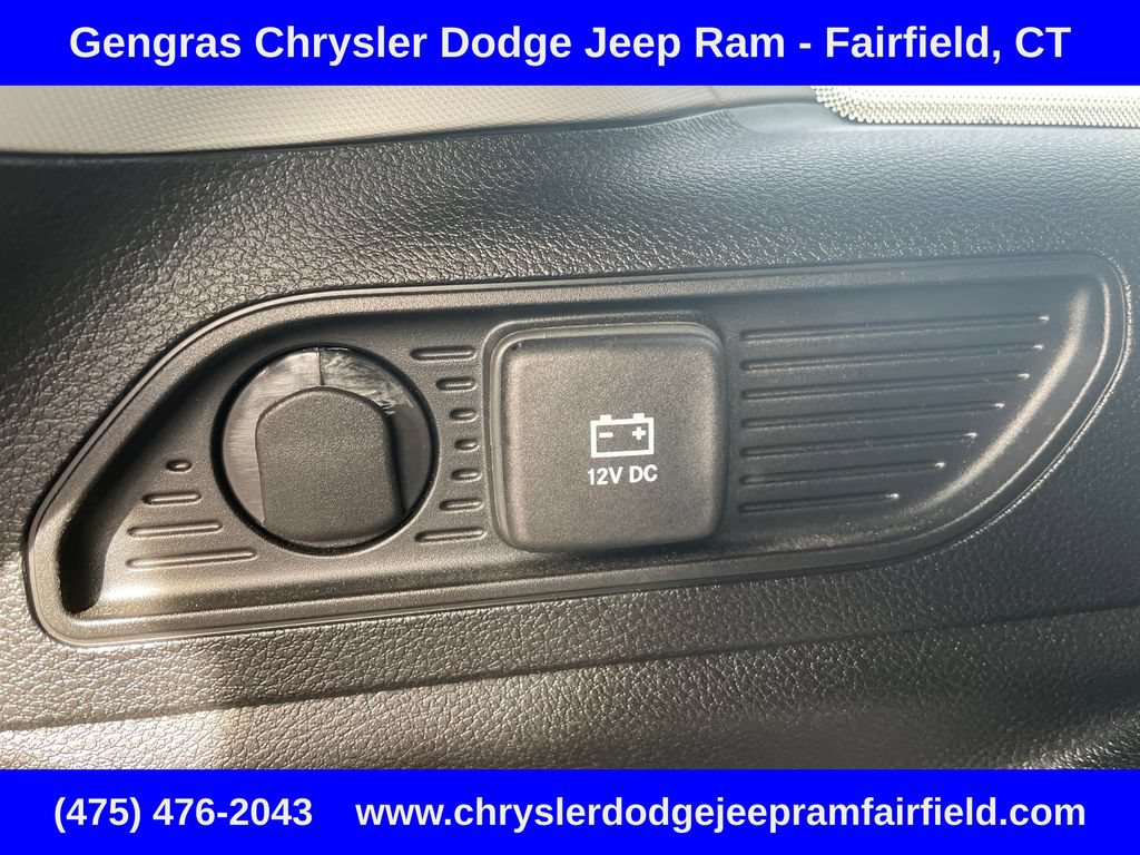 Used 2023 Jeep Grand Cherokee Limited w/ Luxury Tech Group II AWD/4WD image 29