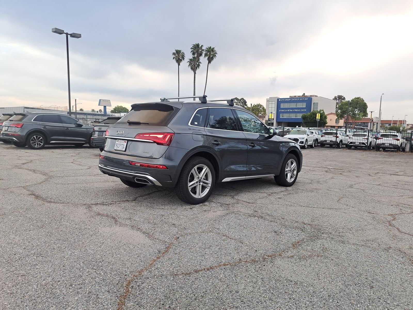 Used 2023 Audi Q5 e Premium Plus w/ Premium Plus Package image 3