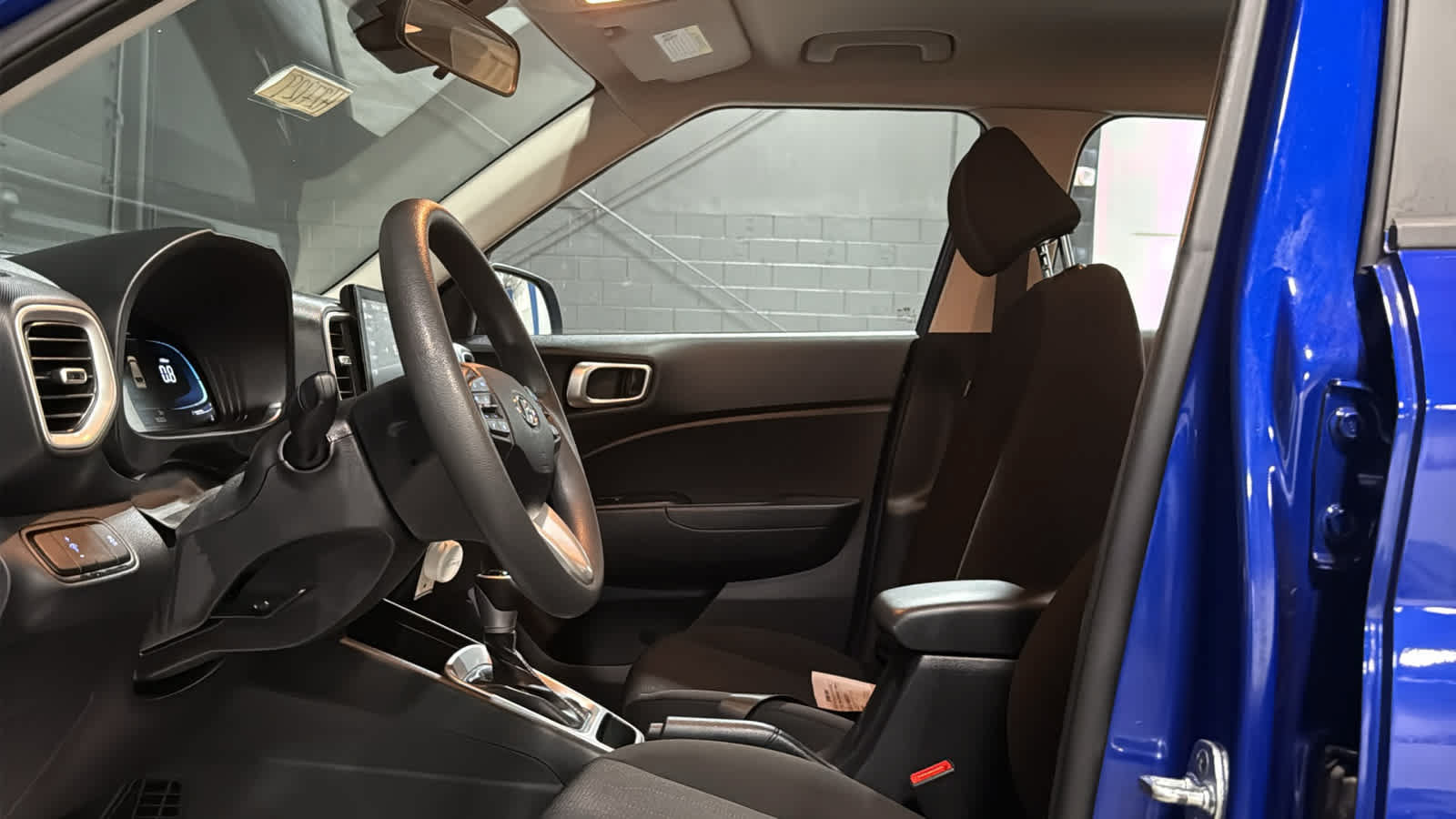 Used 2023 Hyundai Venue SE FWD image 10