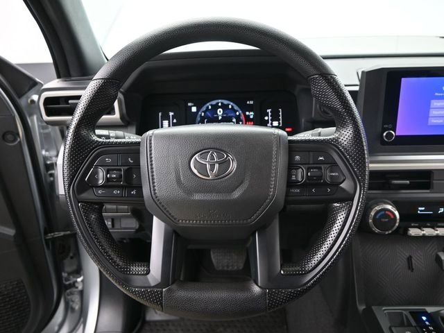 Used 2025 Toyota Tacoma SR5 image 5