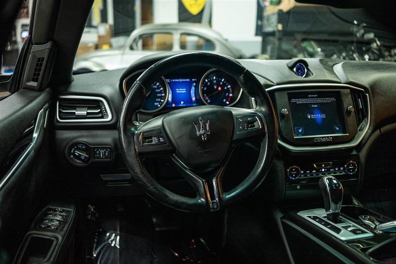 Used 2015 Maserati Ghibli RWD image 15