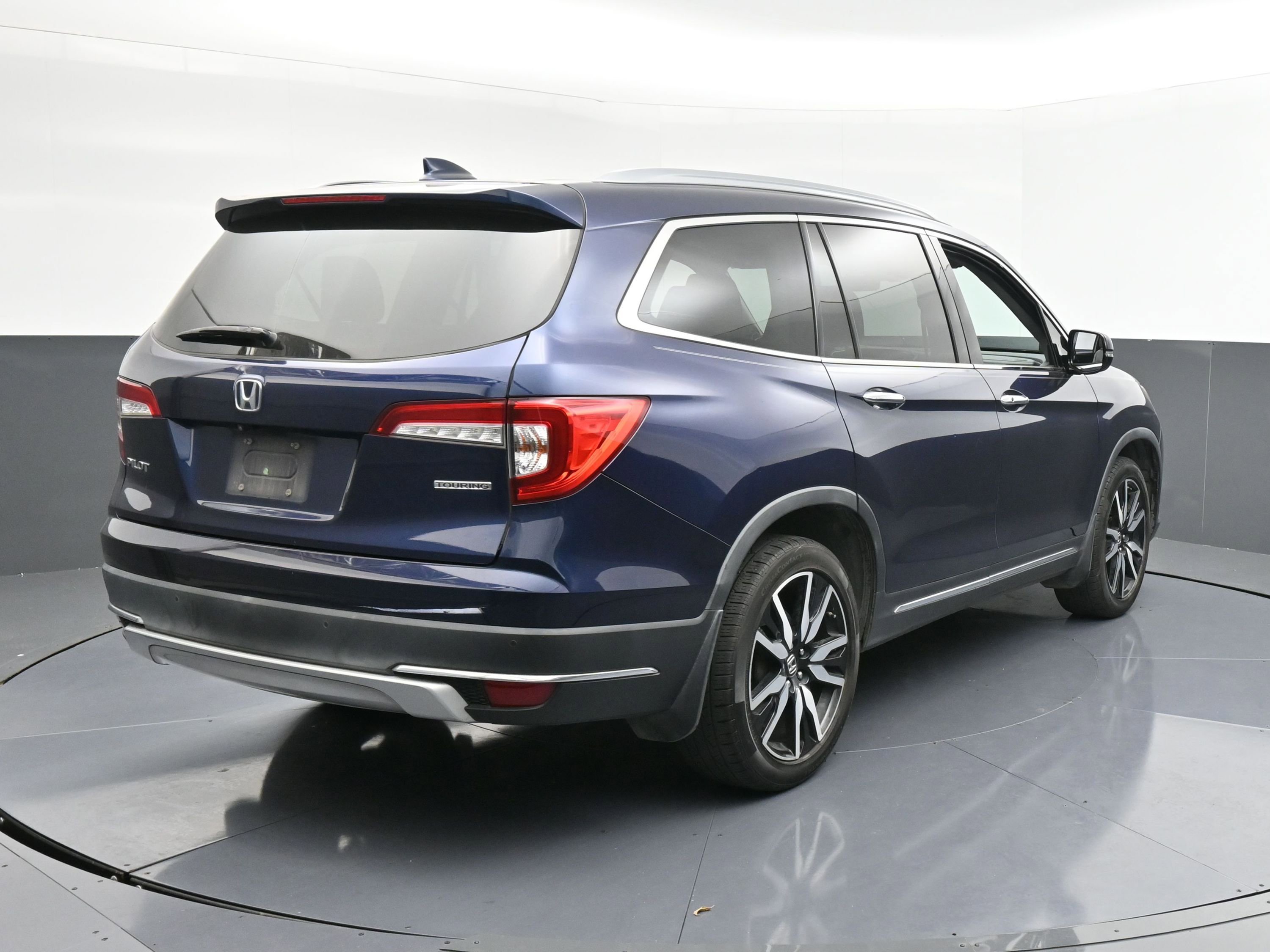 Used 2019 Honda Pilot Touring image 8
