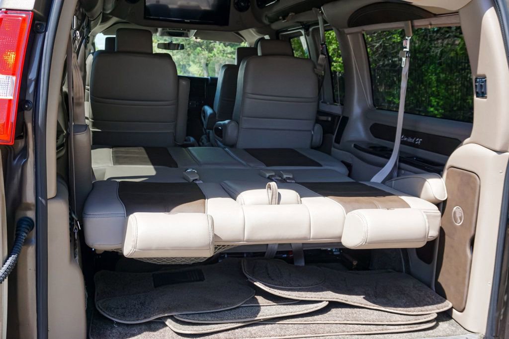 Used 2017 Chevrolet Express 2500 RWD image 41