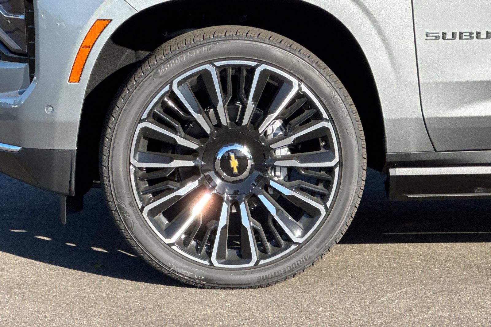 New 2026 Chevrolet Suburban High Country image 38