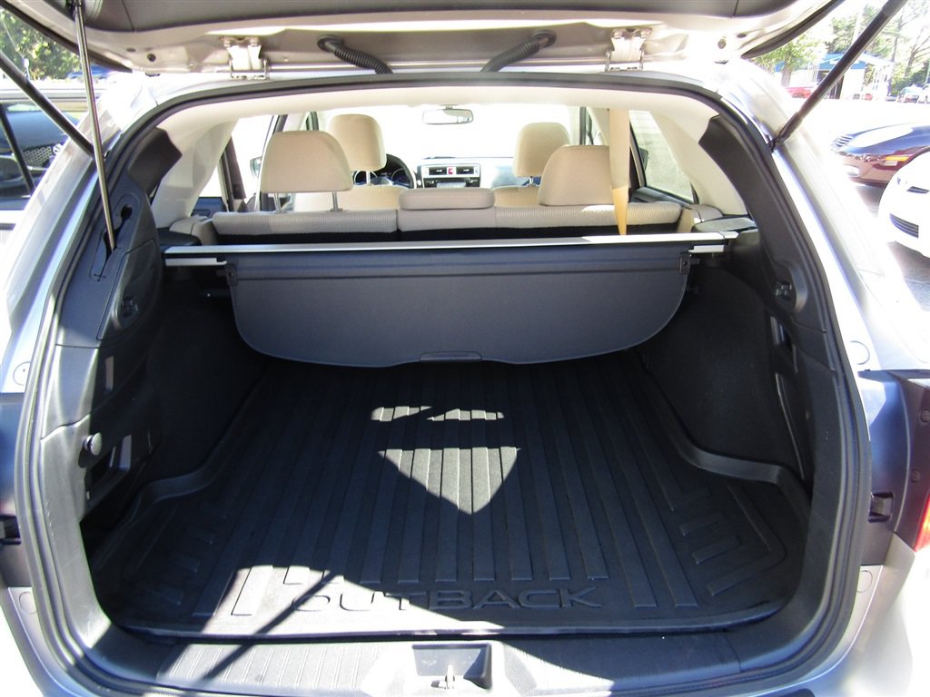 Used 2015 Subaru Outback 2.5i Premium AWD/4WD image 17