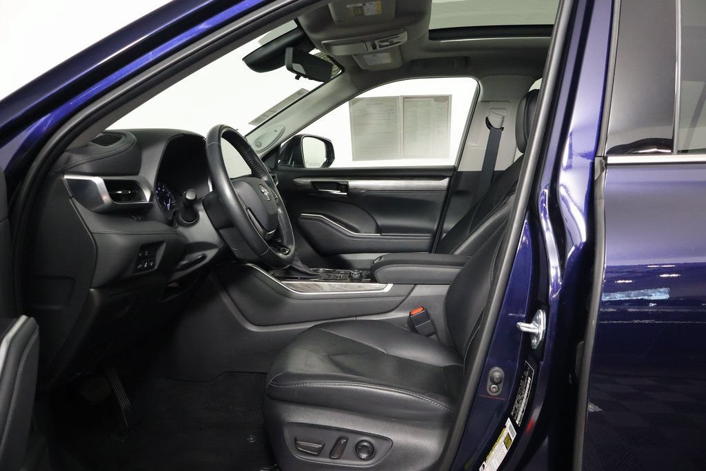 Used 2021 Toyota Highlander Platinum AWD/4WD image 10