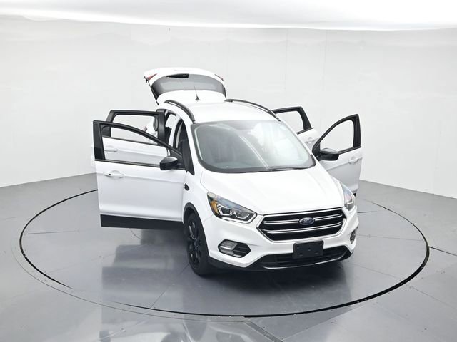 Certified 2019 Ford Escape SE FWD image 47
